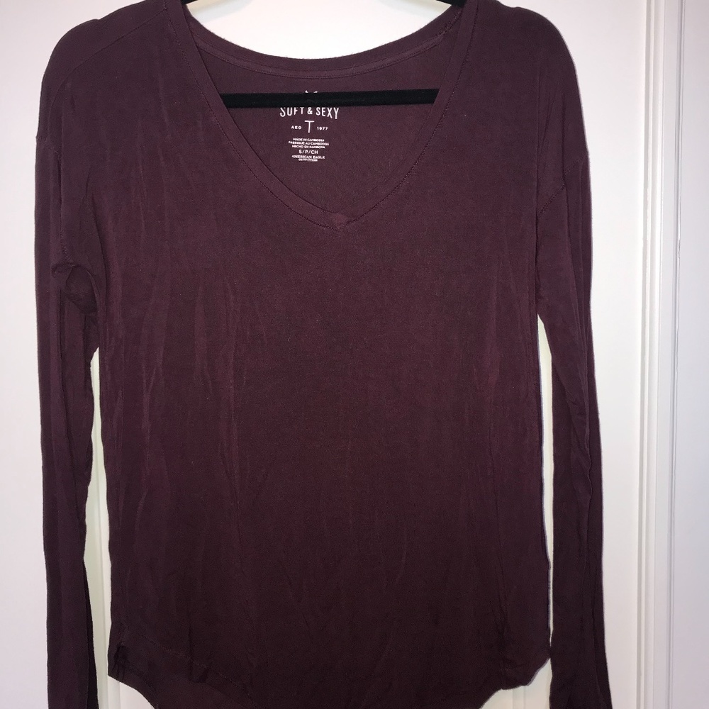 American eagle maroon long sleeve tee